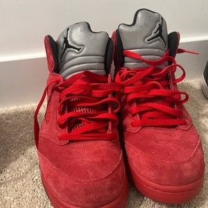 Jordan 5's red